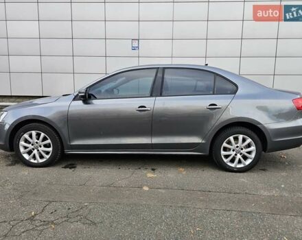 Серый Фольксваген Джетта, объемом двигателя 2.48 л и пробегом 184 тыс. км за 8700 $, фото 4 на Automoto.ua