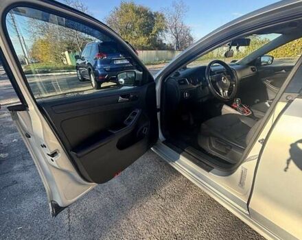 Фольксваген Джетта 2011 в Василькове на Automoto.ua Серый Фольксваген Джетта, объемом двигателя 2.5 л и пробегом 232 тыс. км за 8600 $, фото 3 на Automoto.ua