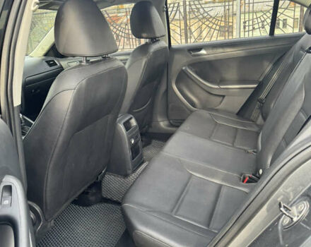 Сірий Фольксваген Джетта, об'ємом двигуна 2.47 л та пробігом 300 тис. км за 8500 $, фото 2 на Automoto.ua