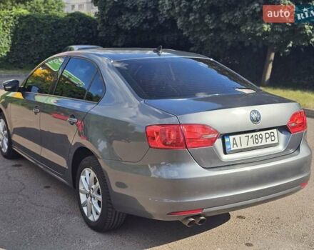 Серый Фольксваген Джетта, объемом двигателя 2.48 л и пробегом 180 тыс. км за 9000 $, фото 2 на Automoto.ua