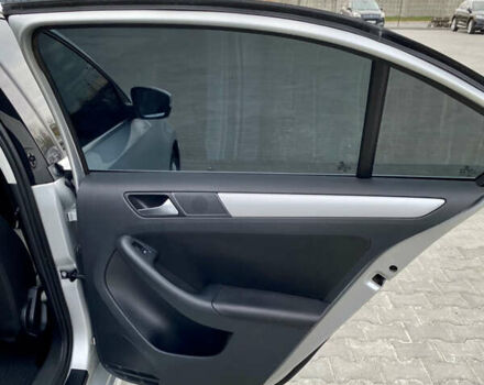 Серый Фольксваген Джетта, объемом двигателя 2.48 л и пробегом 236 тыс. км за 9900 $, фото 12 на Automoto.ua