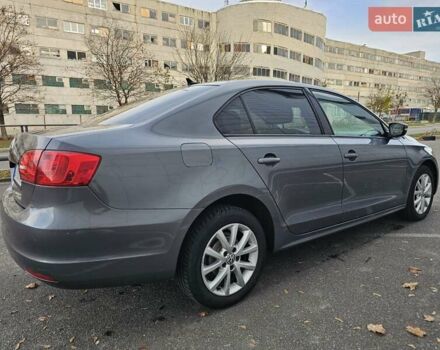 Серый Фольксваген Джетта, объемом двигателя 2.48 л и пробегом 184 тыс. км за 8700 $, фото 2 на Automoto.ua