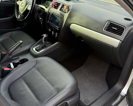 Сірий Фольксваген Джетта, об'ємом двигуна 2.48 л та пробігом 228 тис. км за 8100 $, фото 20 на Automoto.ua