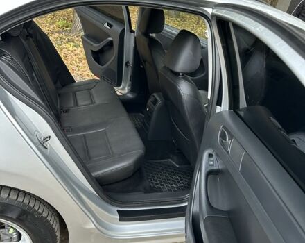 Серый Фольксваген Джетта, объемом двигателя 2.5 л и пробегом 275 тыс. км за 7700 $, фото 7 на Automoto.ua