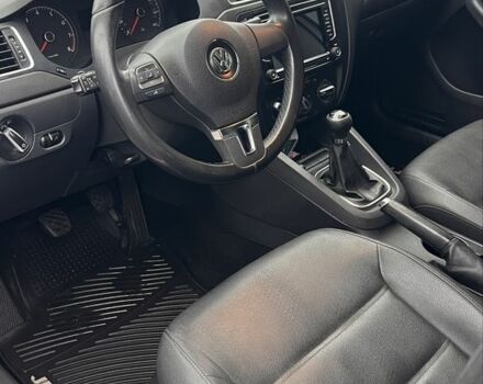 Серый Фольксваген Джетта, объемом двигателя 2.5 л и пробегом 260 тыс. км за 8750 $, фото 4 на Automoto.ua