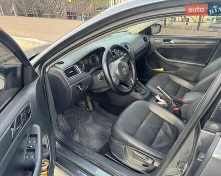 Сірий Фольксваген Джетта, об'ємом двигуна 2.47 л та пробігом 300 тис. км за 8500 $, фото 5 на Automoto.ua