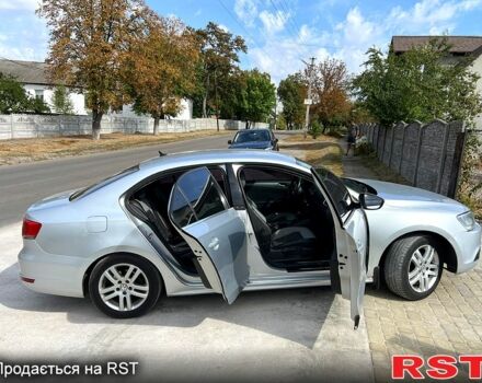 Серый Фольксваген Джетта, объемом двигателя 1.6 л и пробегом 240 тыс. км за 6999 $, фото 4 на Automoto.ua