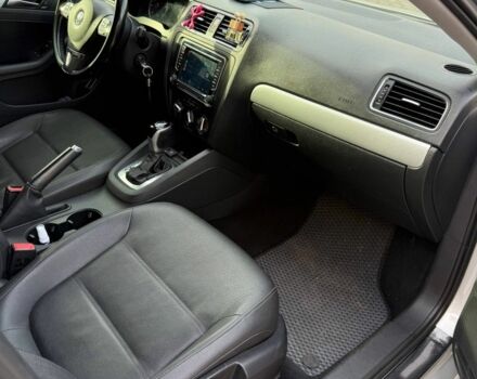 Сірий Фольксваген Джетта, об'ємом двигуна 2.5 л та пробігом 228 тис. км за 8300 $, фото 20 на Automoto.ua