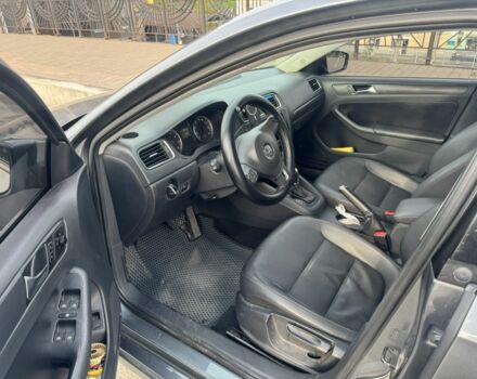 Сірий Фольксваген Джетта, об'ємом двигуна 2.5 л та пробігом 300 тис. км за 8500 $, фото 6 на Automoto.ua