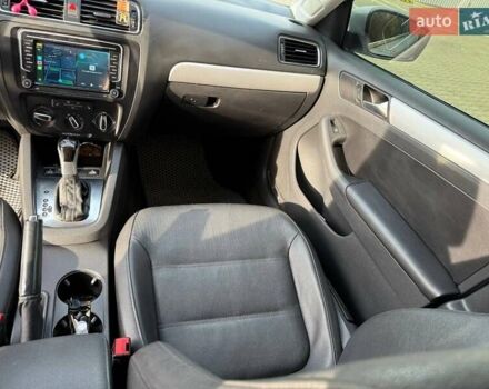 Сірий Фольксваген Джетта, об'ємом двигуна 2.48 л та пробігом 228 тис. км за 8100 $, фото 19 на Automoto.ua