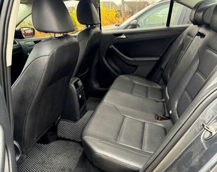 Серый Фольксваген Джетта, объемом двигателя 2.5 л и пробегом 300 тыс. км за 8500 $, фото 7 на Automoto.ua