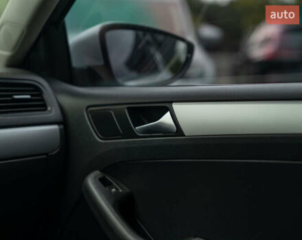 Серый Фольксваген Джетта, объемом двигателя 1.39 л и пробегом 122 тыс. км за 9900 $, фото 27 на Automoto.ua