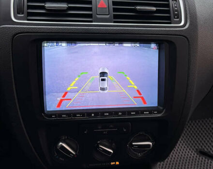 Фольксваген Джетта 2012 в Киеве на Automoto.ua Серый Фольксваген Джетта, объемом двигателя 2.48 л и пробегом 171 тыс. км за 7500 $, фото 4 на Automoto.ua