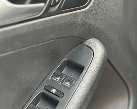 Сірий Фольксваген Джетта, об'ємом двигуна 2 л та пробігом 142 тис. км за 8000 $, фото 13 на Automoto.ua