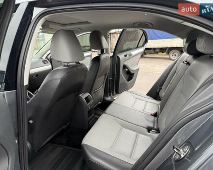 Серый Фольксваген Джетта, объемом двигателя 1.4 л и пробегом 225 тыс. км за 9200 $, фото 25 на Automoto.ua