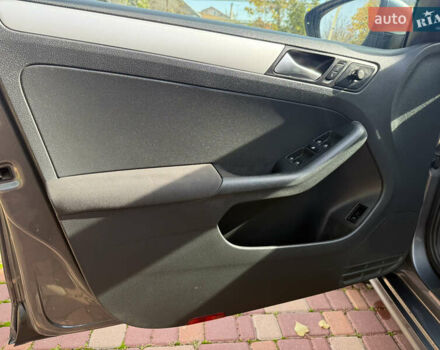 Фольксваген Джетта 2012 в Одессе на Automoto.ua Серый Фольксваген Джетта, объемом двигателя 1.4 л и пробегом 189 тыс. км за 8800 $, фото 29 на Automoto.ua