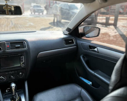 Серый Фольксваген Джетта, объемом двигателя 2 л и пробегом 275 тыс. км за 11000 $, фото 7 на Automoto.ua