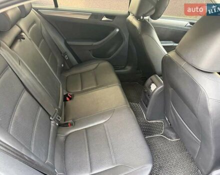 Серый Фольксваген Джетта, объемом двигателя 1.97 л и пробегом 145 тыс. км за 12000 $, фото 17 на Automoto.ua