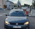 Серый Фольксваген Джетта, объемом двигателя 2.5 л и пробегом 140 тыс. км за 4800 $, фото 1 на Automoto.ua