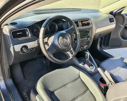 Сірий Фольксваген Джетта, об'ємом двигуна 2.48 л та пробігом 207 тис. км за 7993 $, фото 10 на Automoto.ua