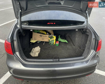Серый Фольксваген Джетта, объемом двигателя 2.48 л и пробегом 190 тыс. км за 8700 $, фото 12 на Automoto.ua
