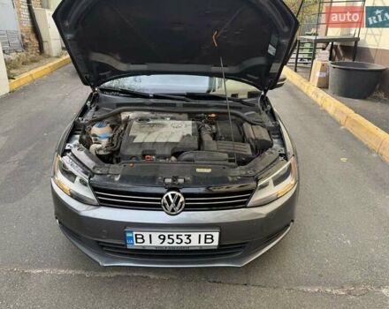 Серый Фольксваген Джетта, объемом двигателя 1.97 л и пробегом 145 тыс. км за 12000 $, фото 4 на Automoto.ua