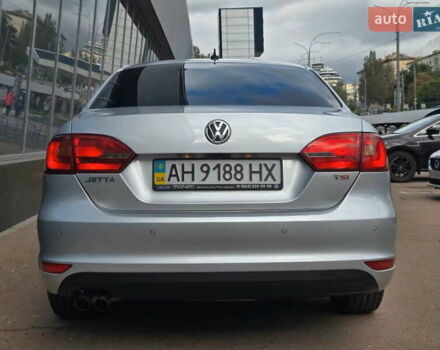 Серый Фольксваген Джетта, объемом двигателя 1.4 л и пробегом 154 тыс. км за 7600 $, фото 5 на Automoto.ua