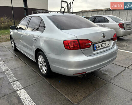 Фольксваген Джетта 2012 в Киеве на Automoto.ua Серый Фольксваген Джетта, объемом двигателя 2.48 л и пробегом 171 тыс. км за 7500 $, фото 10 на Automoto.ua
