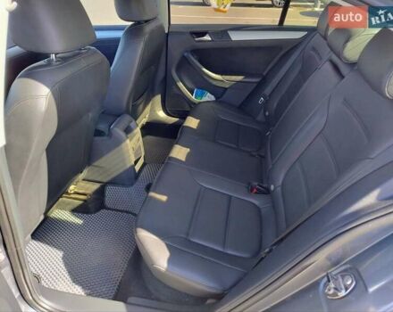 Сірий Фольксваген Джетта, об'ємом двигуна 2.48 л та пробігом 262 тис. км за 8600 $, фото 19 на Automoto.ua