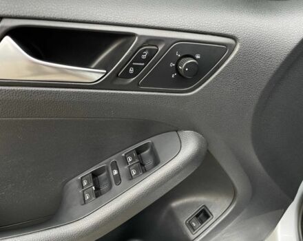 Фольксваген Джетта 2012 в Кривом Роге на Automoto.ua Серый Фольксваген Джетта, объемом двигателя 2 л и пробегом 153 тыс. км за 7700 $, фото 12 на Automoto.ua