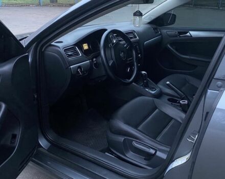 Серый Фольксваген Джетта, объемом двигателя 2.5 л и пробегом 152 тыс. км за 8800 $, фото 5 на Automoto.ua