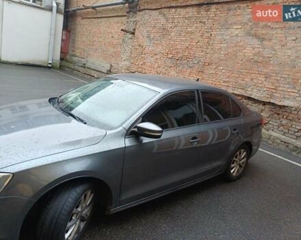 Серый Фольксваген Джетта, объемом двигателя 2.5 л и пробегом 240 тыс. км за 9000 $, фото 5 на Automoto.ua