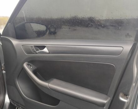 Серый Фольксваген Джетта, объемом двигателя 2.5 л и пробегом 290 тыс. км за 7600 $, фото 12 на Automoto.ua