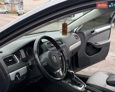 Серый Фольксваген Джетта, объемом двигателя 1.4 л и пробегом 225 тыс. км за 9200 $, фото 13 на Automoto.ua