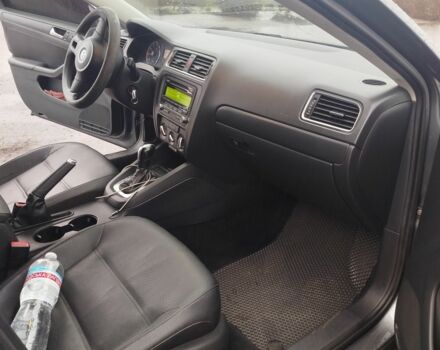 Серый Фольксваген Джетта, объемом двигателя 2.5 л и пробегом 290 тыс. км за 7600 $, фото 9 на Automoto.ua