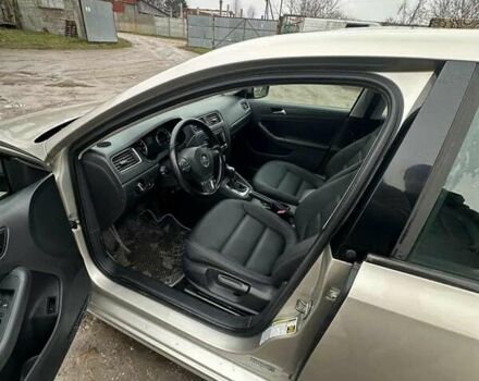 Сірий Фольксваген Джетта, об'ємом двигуна 2.5 л та пробігом 245 тис. км за 8800 $, фото 5 на Automoto.ua