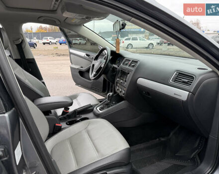 Серый Фольксваген Джетта, объемом двигателя 1.4 л и пробегом 225 тыс. км за 9200 $, фото 20 на Automoto.ua