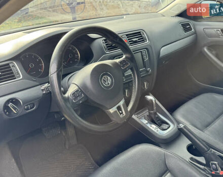 Серый Фольксваген Джетта, объемом двигателя 2.5 л и пробегом 215 тыс. км за 8500 $, фото 6 на Automoto.ua