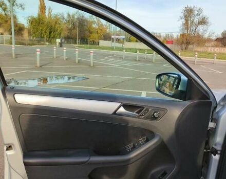 Сірий Фольксваген Джетта, об'ємом двигуна 2.5 л та пробігом 111 тис. км за 9500 $, фото 5 на Automoto.ua