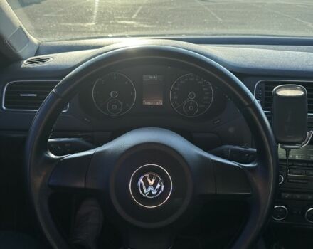 Сірий Фольксваген Джетта, об'ємом двигуна 2 л та пробігом 187 тис. км за 9999 $, фото 5 на Automoto.ua