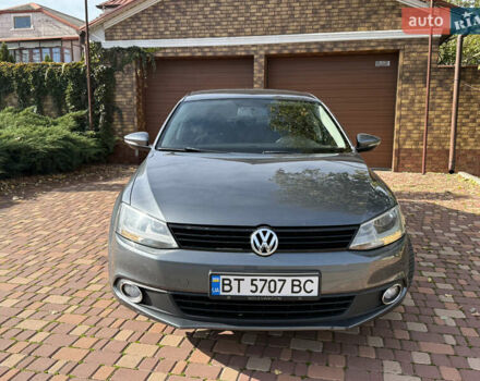 Фольксваген Джетта 2012 в Одессе на Automoto.ua Серый Фольксваген Джетта, объемом двигателя 1.4 л и пробегом 189 тыс. км за 8800 $, фото 1 на Automoto.ua