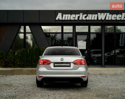 Серый Фольксваген Джетта, объемом двигателя 1.39 л и пробегом 122 тыс. км за 9900 $, фото 5 на Automoto.ua