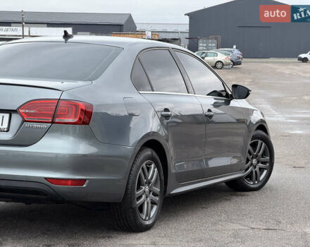 Серый Фольксваген Джетта, объемом двигателя 1.4 л и пробегом 225 тыс. км за 9200 $, фото 6 на Automoto.ua