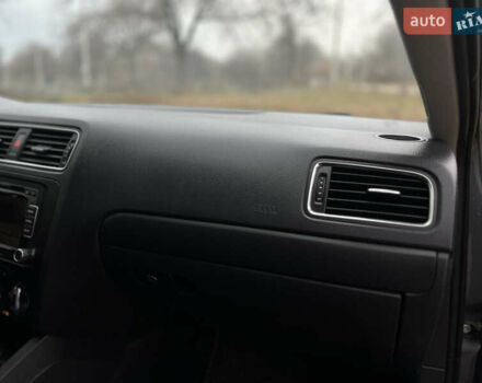 Серый Фольксваген Джетта, объемом двигателя 2.48 л и пробегом 226 тыс. км за 8700 $, фото 17 на Automoto.ua