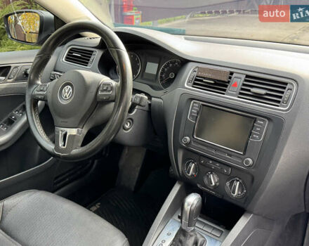 Серый Фольксваген Джетта, объемом двигателя 2.5 л и пробегом 215 тыс. км за 8500 $, фото 7 на Automoto.ua