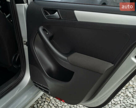 Серый Фольксваген Джетта, объемом двигателя 1.39 л и пробегом 122 тыс. км за 9900 $, фото 34 на Automoto.ua