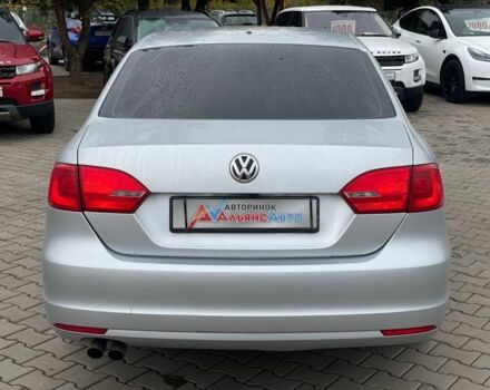 Фольксваген Джетта 2012 в Кривом Роге на Automoto.ua Серый Фольксваген Джетта, объемом двигателя 2 л и пробегом 153 тыс. км за 7700 $, фото 5 на Automoto.ua
