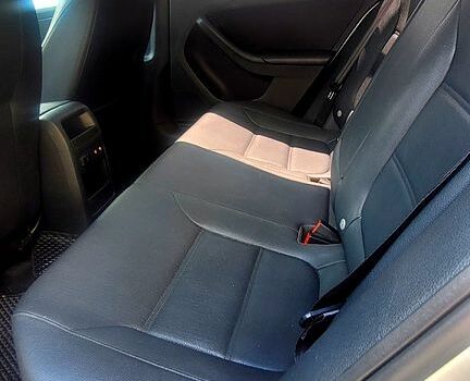 Серый Фольксваген Джетта, объемом двигателя 2.5 л и пробегом 210 тыс. км за 7700 $, фото 4 на Automoto.ua