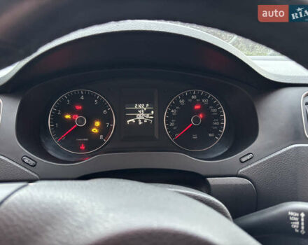 Фольксваген Джетта 2012 в Киеве на Automoto.ua Серый Фольксваген Джетта, объемом двигателя 2.48 л и пробегом 171 тыс. км за 7500 $, фото 2 на Automoto.ua