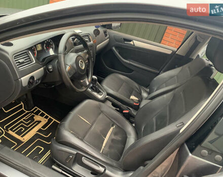 Сірий Фольксваген Джетта, об'ємом двигуна 2.5 л та пробігом 279 тис. км за 7200 $, фото 13 на Automoto.ua